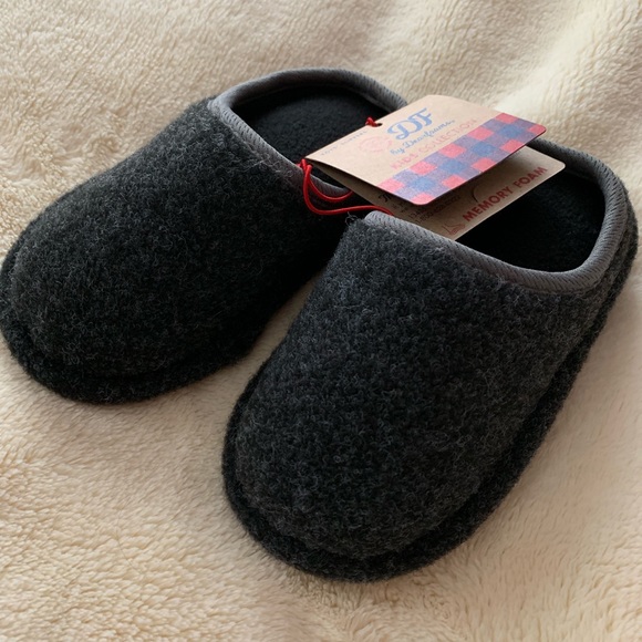 Toddler Boys Dearfoam Slippers Nwt 